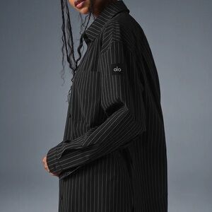 Alo pinstripe daylight button down long sleeve size L